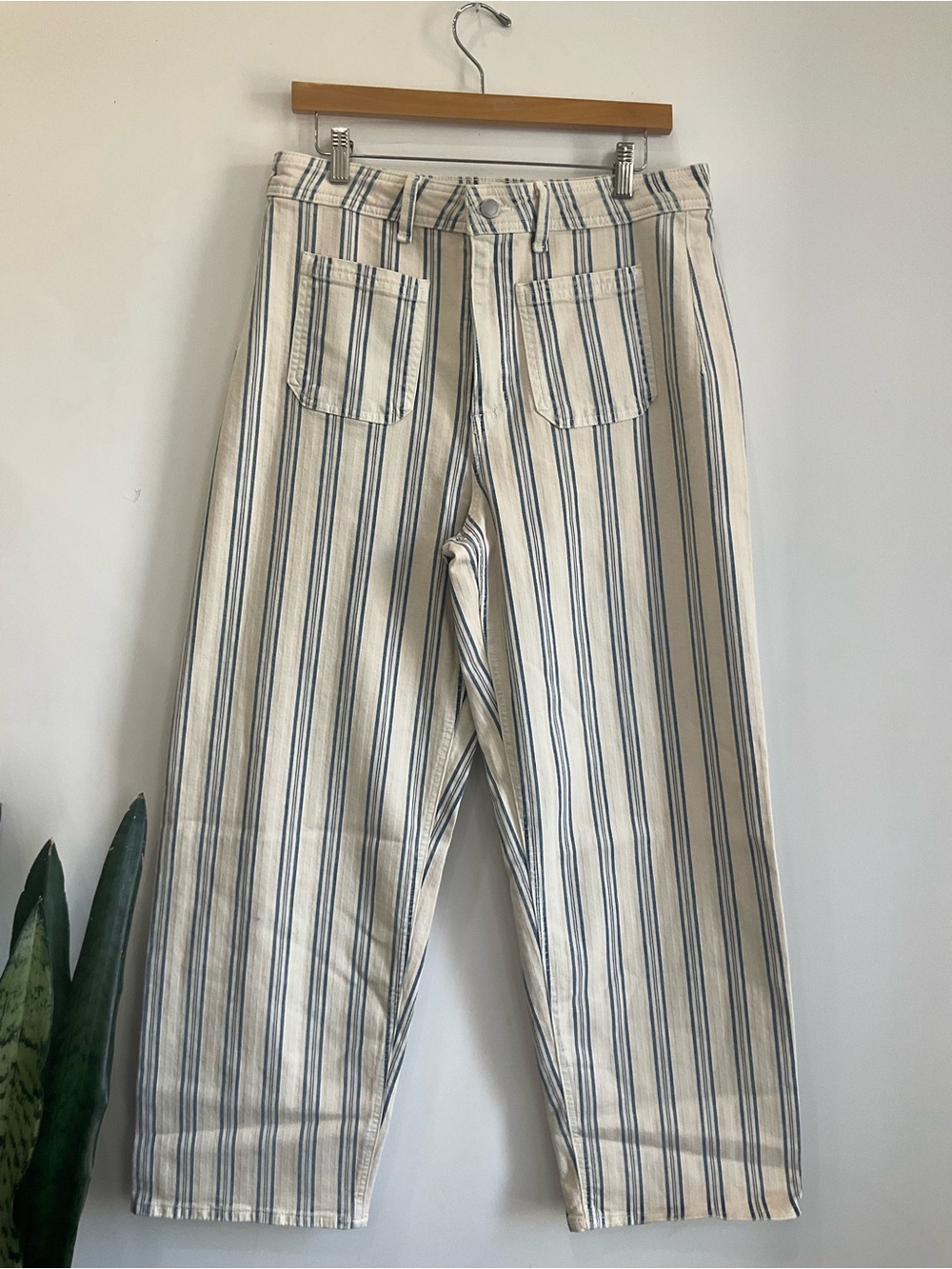 Universal Thread Cream and Blue Vertical Stripe Straight Jeans
